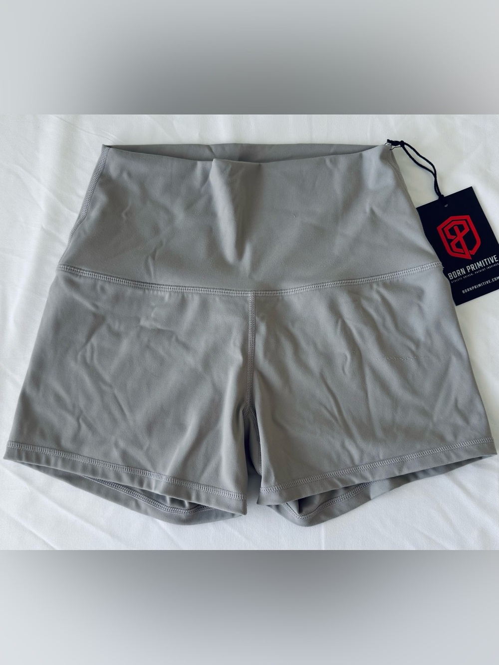NWT Born Primitive Synergy Short 2.0 in the color Alloy, size M high-rise athlet
